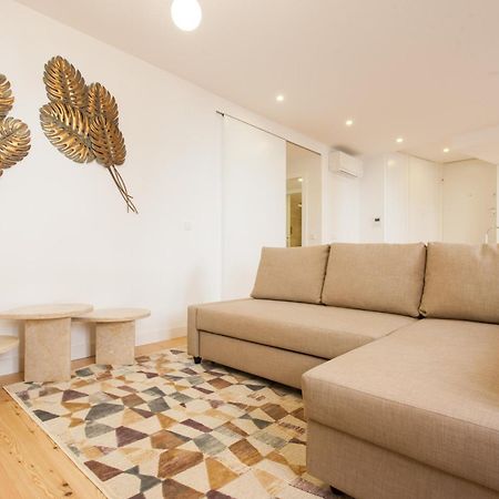 Mouraria Blue Three-Bedroom Apartment W/ Parking - By Lu Holidays 리스본 외부 사진