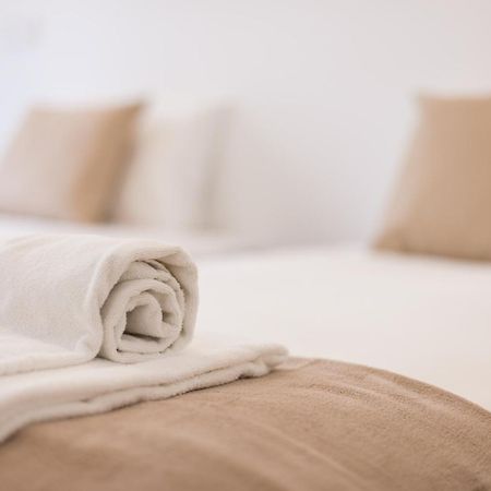 Mouraria Blue Three-Bedroom Apartment W/ Parking - By Lu Holidays 리스본 외부 사진
