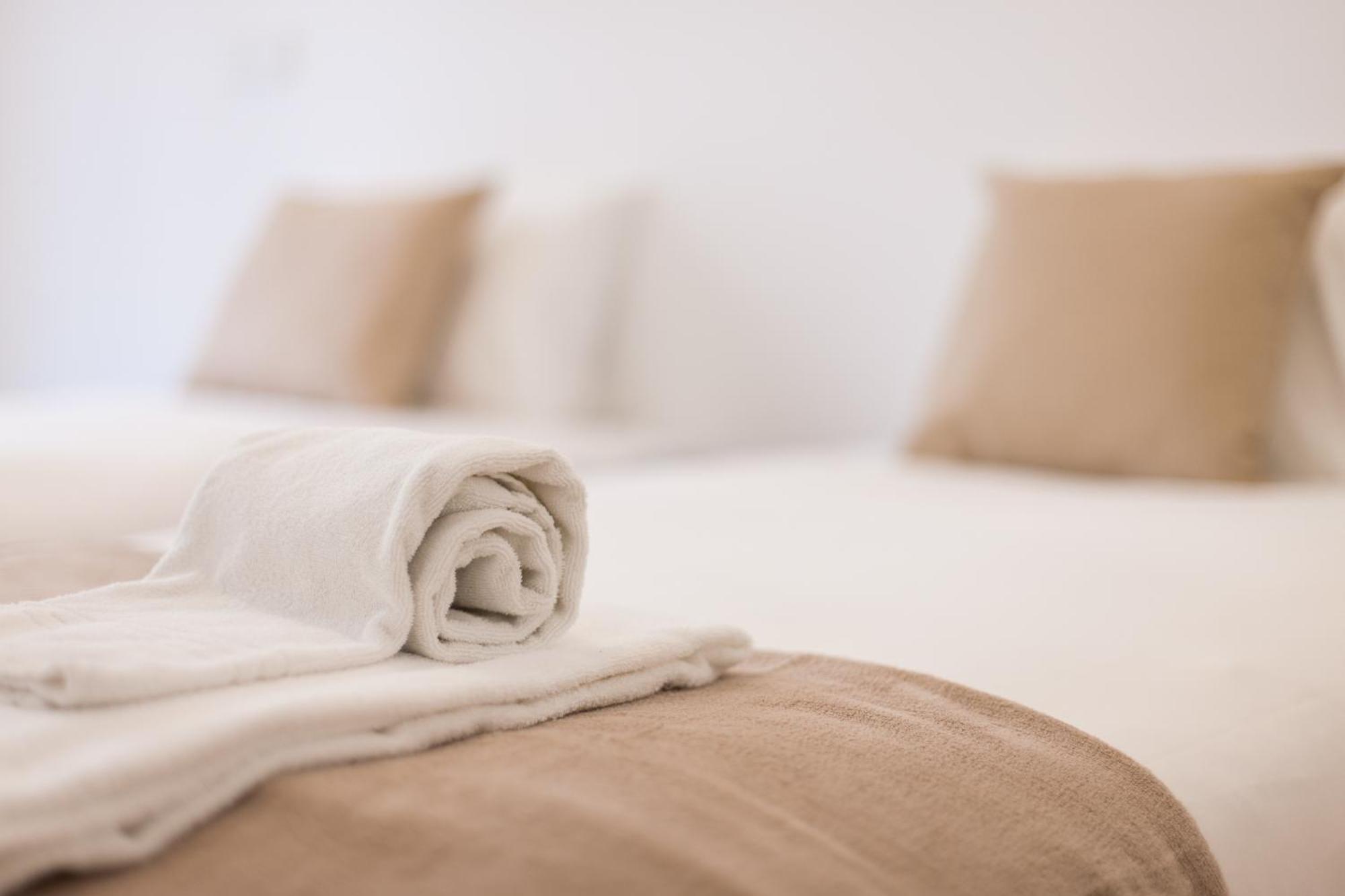 Mouraria Blue Three-Bedroom Apartment W/ Parking - By Lu Holidays 리스본 외부 사진