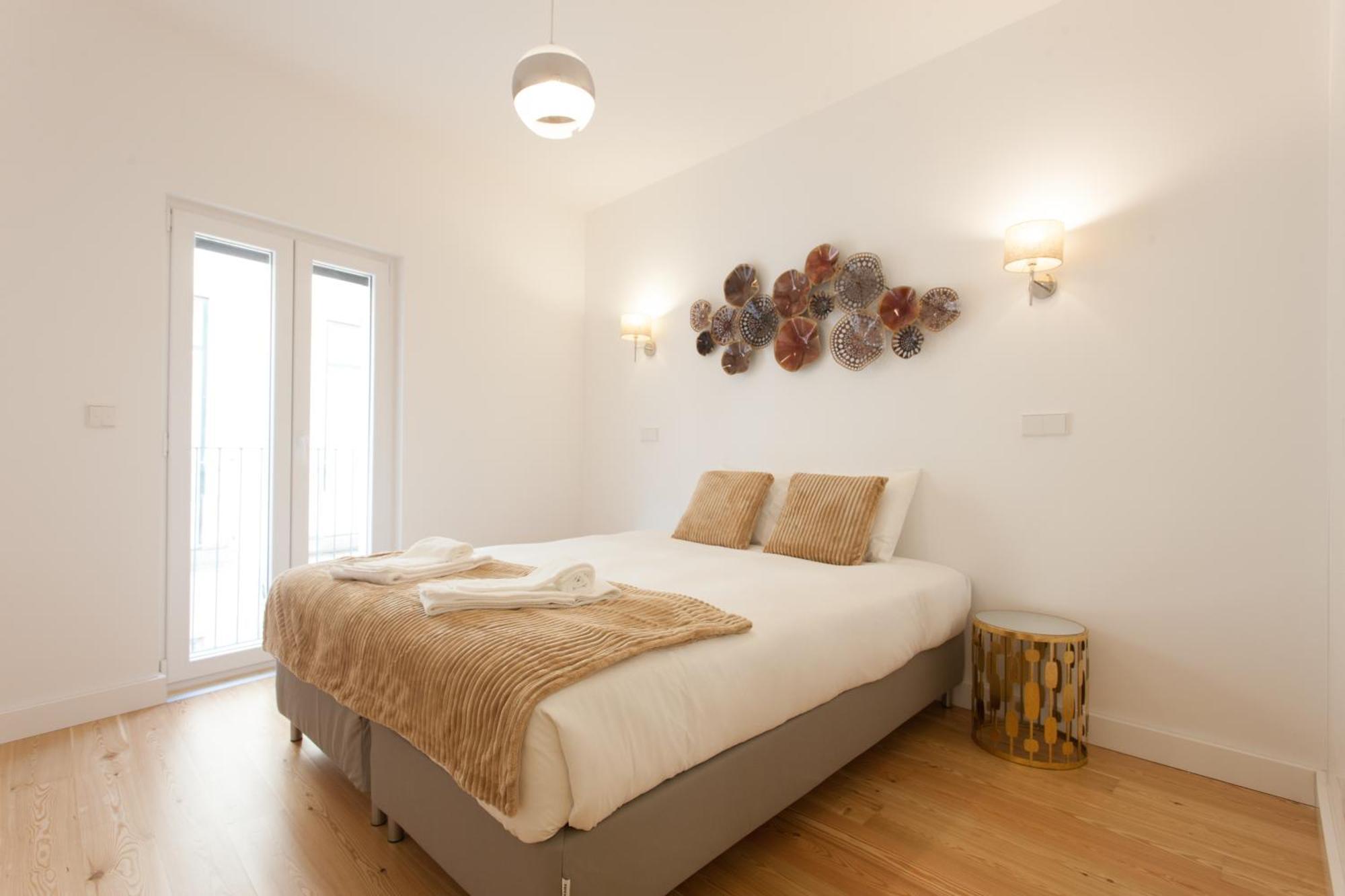 Mouraria Blue Three-Bedroom Apartment W/ Parking - By Lu Holidays 리스본 외부 사진