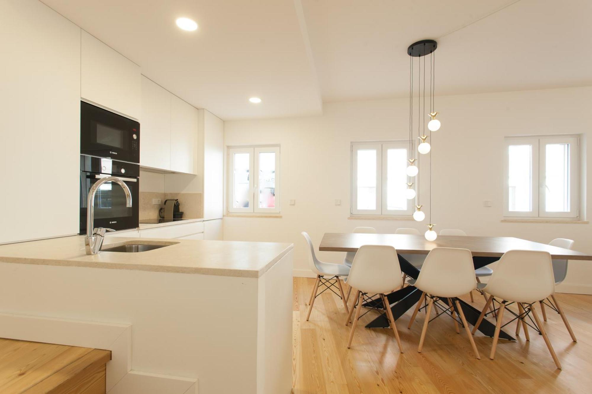 Mouraria Blue Three-Bedroom Apartment W/ Parking - By Lu Holidays 리스본 외부 사진