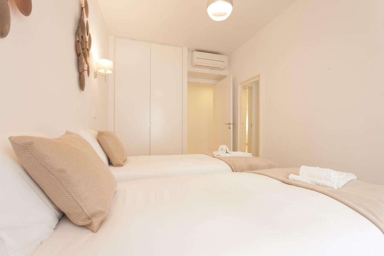 Mouraria Blue Three-Bedroom Apartment W/ Parking - By Lu Holidays 리스본 외부 사진